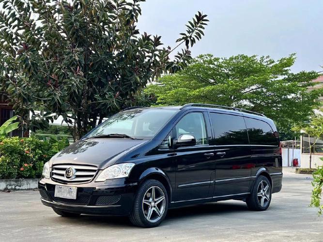 奔驰-唯雅诺 轿车 9座